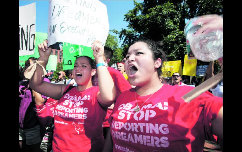 Durante 2011 (foto) y 2012 grupos promigrantes exigieron al Gobierno cesar las deportaciones de estudiantes indocumentados. AP /