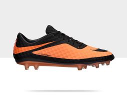 Nike presentó su nuevo calzado para futbolistas en la próxima temporada: el Hypervenom. ESPECIAL /