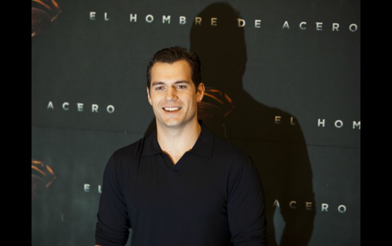 Cavill se reunió con los medios de comunicación una semana antes del estreno mundial de ''El hombre de acero''. AP /