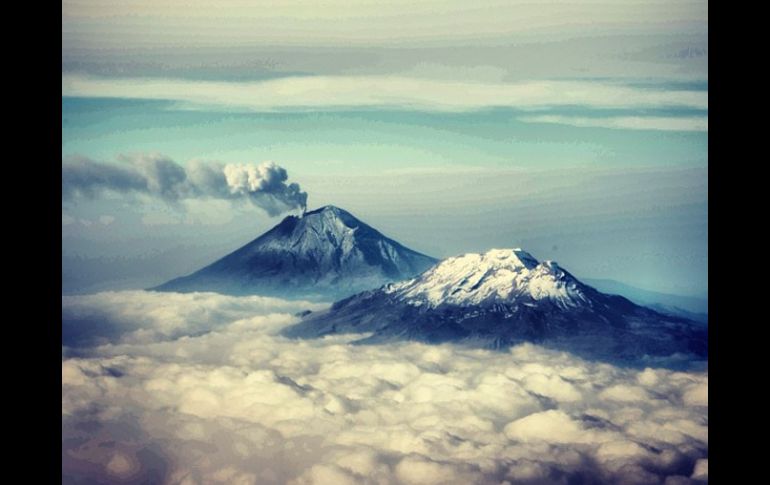 El volcán Popocatépetl registró en las últimas 24 horas cuatro sismos volcanotectónicos de magnitudes que fluctuaron entre 1.2 y 1.8. ARCHIVO /