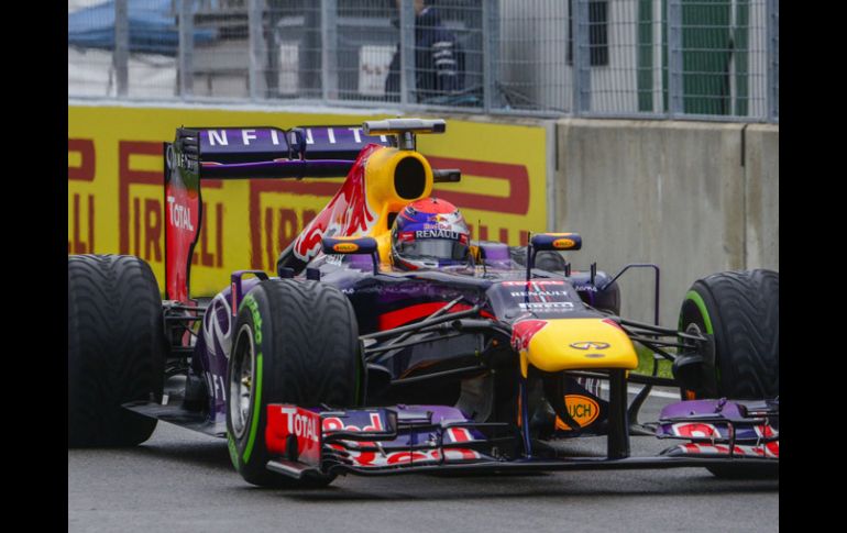 El auto de Vettel ha respondido bien en el circuito Gilles Villenueve. AFP /