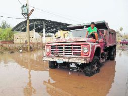 Postal de la tormenta. El meteoro duró tres horas e inundó el municipio. ESPECIAL /