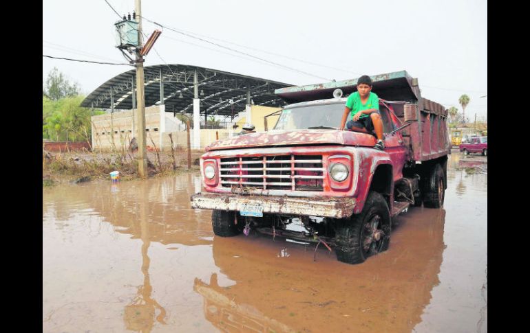 Postal de la tormenta. El meteoro duró tres horas e inundó el municipio. ESPECIAL /