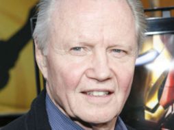 Jon Voight envía un mensaje de amor a su hija, Angelina Jolie, a quien considera muy valiente. ARCHIVO /