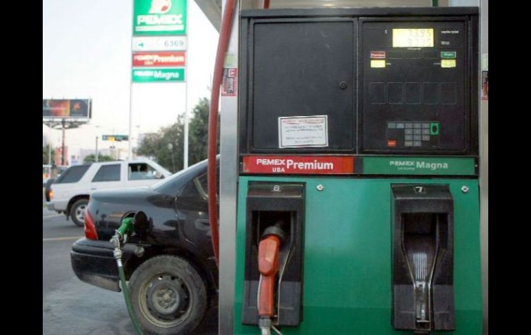 La SE afirma que para bajar el precio de los combustibles como la gasolina es necesaria la reforma energética. ARCHIVO /