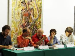 Mesa de Diálogo sobre la educación y la dramaturgia con Pedro Bricio, Boris Schoemann, Émile Lansman, Maribel Carrasco y Pilo Galindo.  /