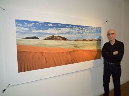 El fotógrafo mexicano durante la ignaburación de su exposición. NTX /