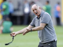 Luiz Felipe Scolari espera sacar la presión en el primer duelo ante Japón. EFE /