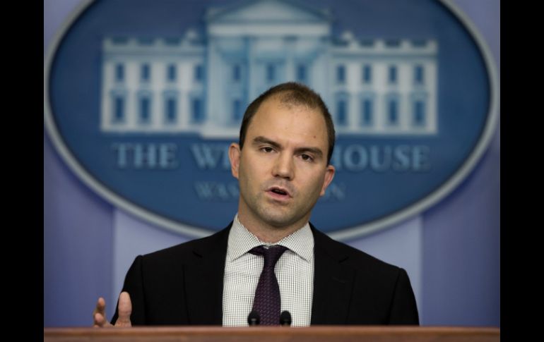 ''Esto permitirá tener protección para evitar que las armas lleguen a manos de quienes no queremos que la reciban'', apuntó Ben Rhodes. AP /