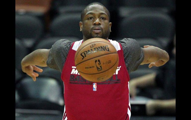 Dwyane Wade durante la práctica del Miami Heat en San Antonio. AP /