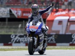 Jorge Lorenzo de Yamaha triunfa por tercera vez en la temporada. AFP /