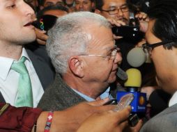 Andrés Granier, ex gobernador de Tabasco, a su llegada a la Ciudad de México antes de ser hospitalizado. ARCHIVO /