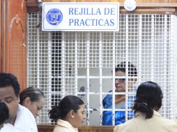 Rosa Mélida López Villanueva en las rejillas de práctica del reclusorio estatal de Villahermosa. NTX /