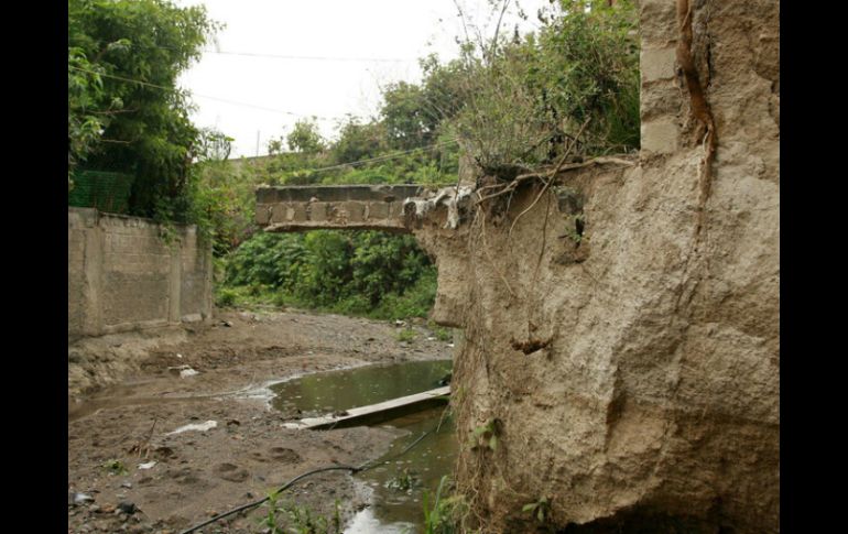 El aumento del cauce en Arroyo Seco es un peligro latente para los habitantes. ARCHIVO /