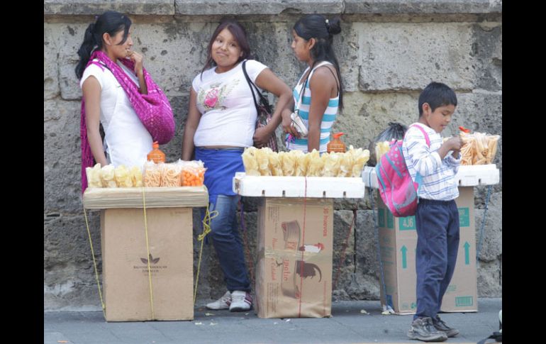 Con el acuerdo los empleadores y trabajadores se comprometen a implementar acciones contra la informalidad y regular el mercado laboral ARCHIVO /