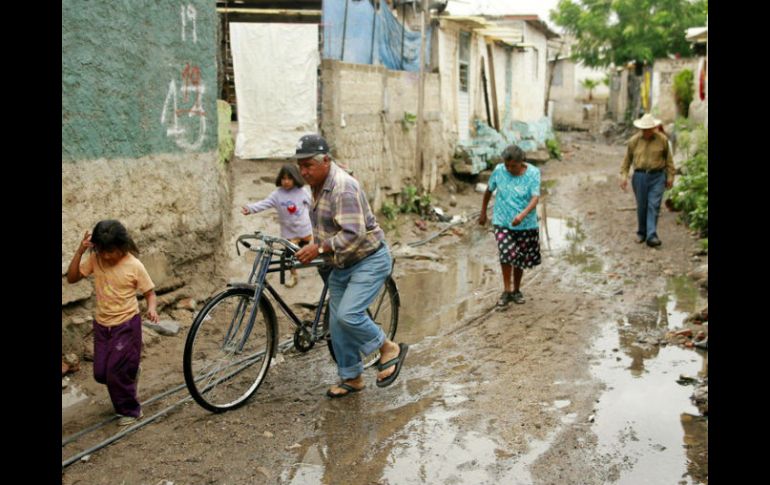 Las familias están acostumbradas a que cada año, antes de las lluvias, asisten elementos de Protección Civil a levantar un censo. ARCHIVO /