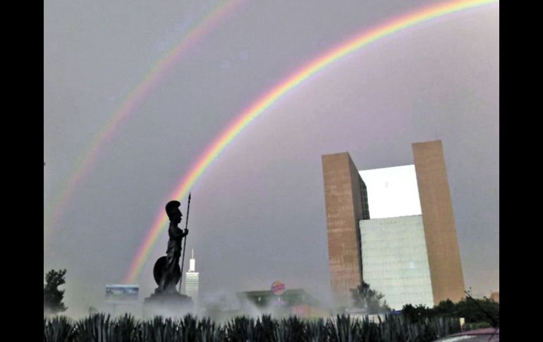 Postal. La tormenta que azotó ayer la ZMG provocó imágenes como la presente. CORTESÍA DE M.ISSAC  /