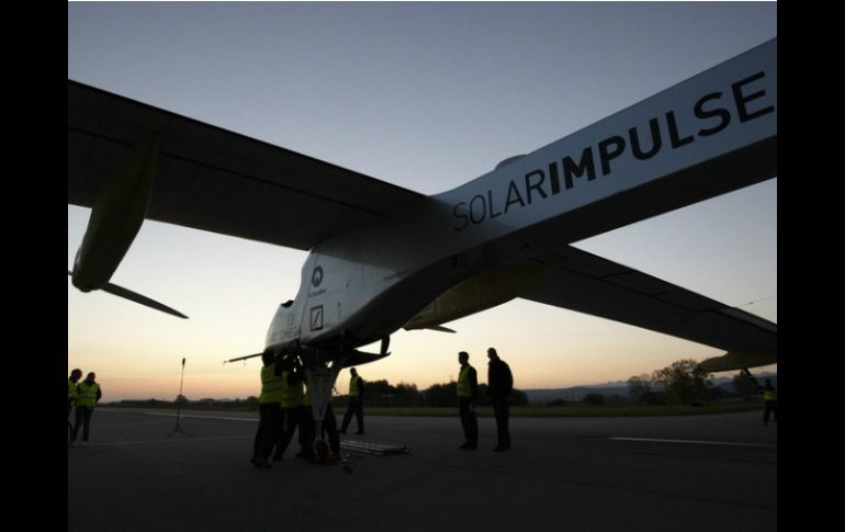 Solar Impulse no gasta una gota de combustible. Día y noche, vuela alimentado por la energía del sol. ARCHIVO /