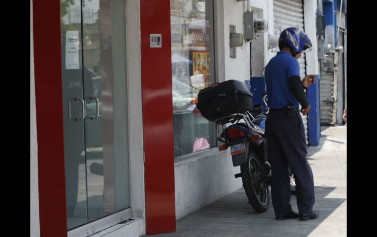 La policía aún no logra detener a alguno de los ladrones.  /