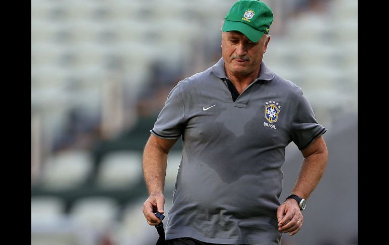 Luis Felipe Scolari asegura que si no trabajan bien el balón, México podría tomar ventaja durante el partido. EFE /