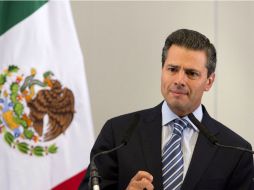 Enrique Peña Nieto anuncia en Londres que la propuesta de reforma energética estará lista antes de septiembre. AFP /