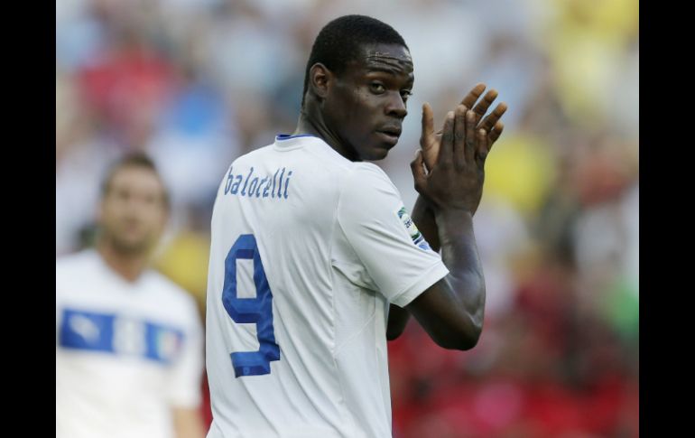 Mario Balotelli es la estrella del cuadro europeo. AP /