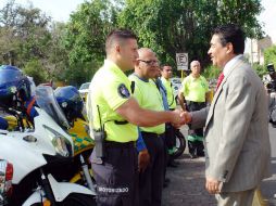 El presidente municipal tapatío, Hernández García, agradeció a las empresas donantes de estos apoyos a la Cruz Verde tapatía.  /