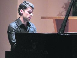 Jorge Viladoms, profesor titular de piano en el Conservatorio de Lausanne, en Suiza, creó en 2012 la Fundación Crescendo con la Música. EL INFORMADOR /