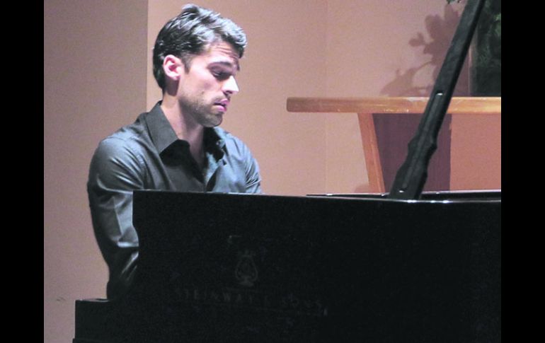 Jorge Viladoms, profesor titular de piano en el Conservatorio de Lausanne, en Suiza, creó en 2012 la Fundación Crescendo con la Música. EL INFORMADOR /