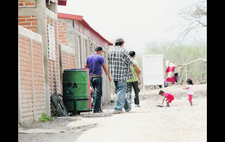 Más de 200 jornaleros de Veracruz, Hidalgo y San Luis Potosí eran explotados en un campo de jitomates de Jalisco. EL INFORMADOR /