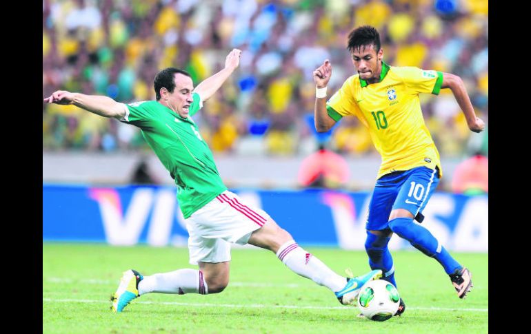 Gerardo Torrado aporta entrega y experiencia en el medio campo tricolor, pero no tiene la capacidad para surtir a los atacantes. AP /