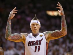 Chris Andersen reacciona al triunfo del Heat. AFP /