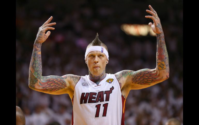 Chris Andersen reacciona al triunfo del Heat. AFP /