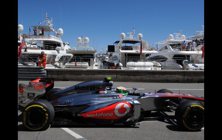 Sergio Pérez busca empezar a tener buenos resultados a bordo del McLaren. AP /