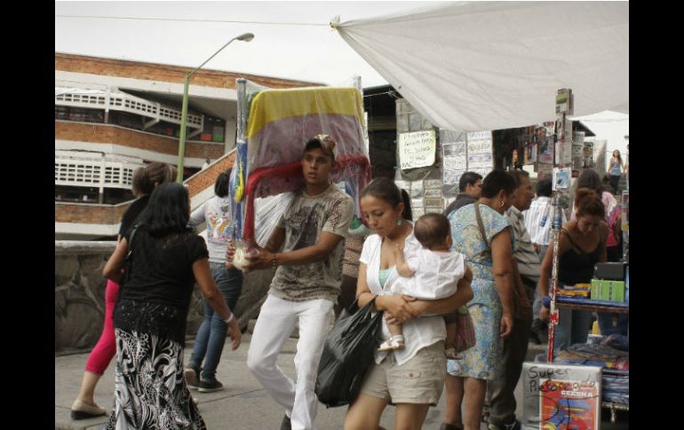 El pasado 18 de junio los ambulantes lograron un acuerdo para seguir vendiendo a las afueras del Mercado Libertad. ARCHIVO /