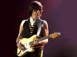 Jeff Beck, toda una leyenda de la guitarra, llega a 69 años y sigue sonando magistralmente. ESPECIAL /