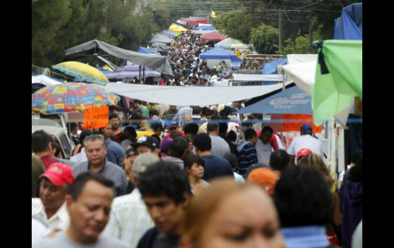 A partir de la siguiente semana el Ayuntamiento tapatío les cobrará cinco pesos con 50 centavos por cada metro de espacio. ARCHIVO /