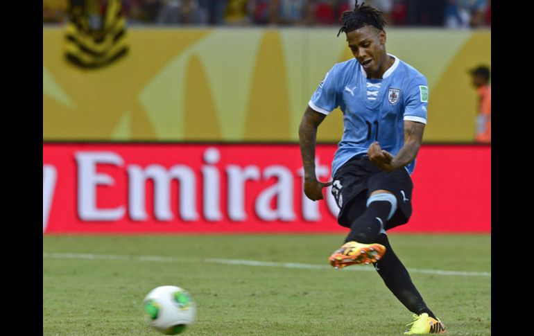 Abel Hernández aprovecho su oportunidad y anotó cuatro goles ante Tahití. AFP /