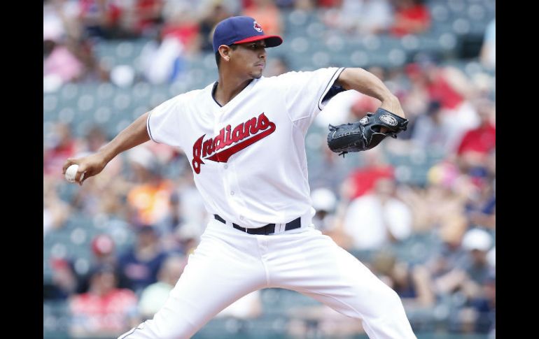 Los Indios de Cleveland envían al derecho venezolano Carlos Carrasco a la sucursal de la Triple A en Columbus. AFP /