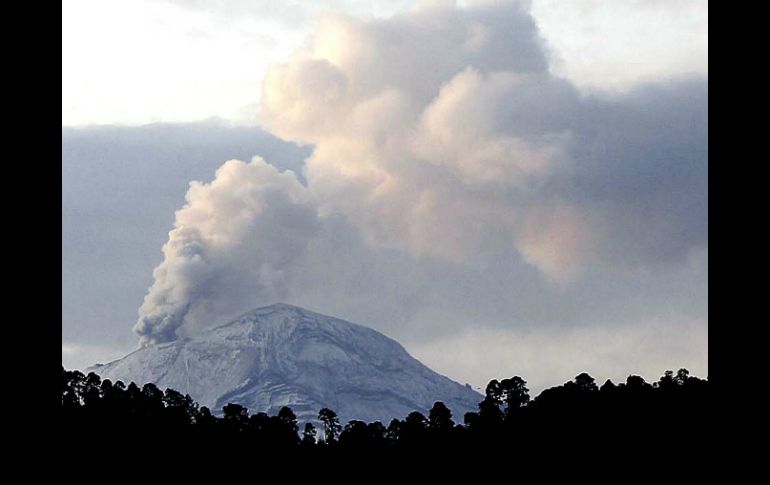 El Cenapred informa que la Alerta Volcánica del Popocatépetl permanece en Amarillo Fase Dos. ARCHIVO /