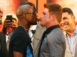 Saúl y Mayweather son ''hechos en el CMB'', dice José Sulaimán. AFP /