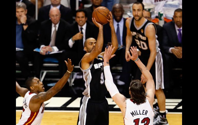 Parker, de los Spurs, visitaría México con el equipo texano. ARCHIVO /