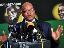 El presidente Zuma es informado de que los médicos aún ''están haciendo todo lo posible por el bienestar de Mandela''. ARCHIVO /