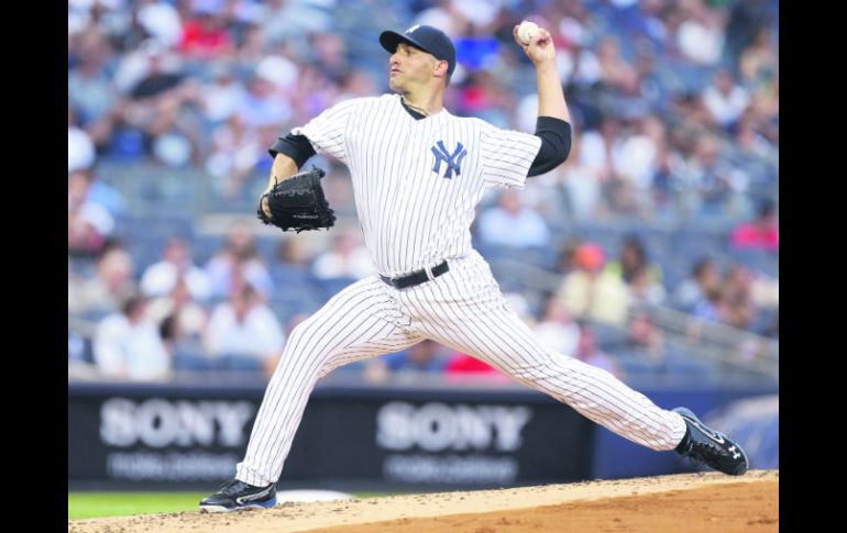 Los Yanquis fueron derrotados como locales por los Rangers, quienes vapulearon al veterano  Andy Pettitte, quien cargó con la derrota. AP /