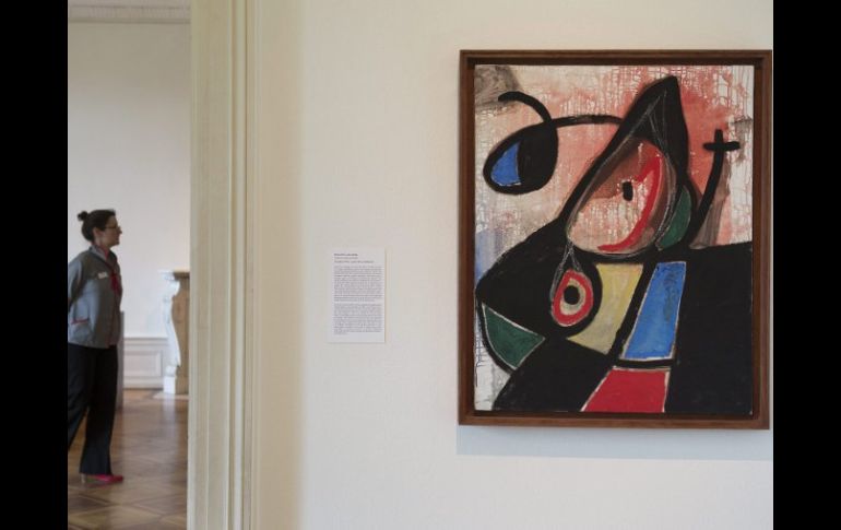 Una de las obras del artista español Joan Miró durante la presentación para la prensa de la exposición. EFE /