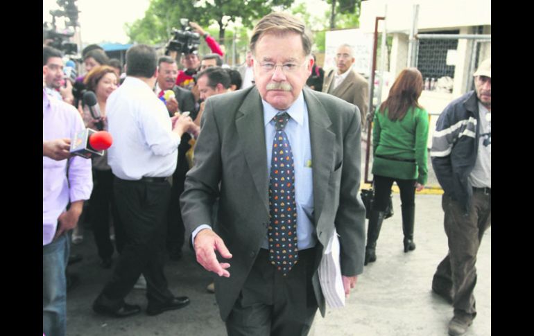 Eduardo Luengo Creel, encargado de la defensa del ex priista Andrés Granier, a su salida del Reclusorio Oriente. NTX /