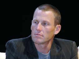 El ciclista Lance Armstrong declaró en el diario Francés Le Monde duras acusaciones a la Agencia Antidopaje de EU. ARCHIVO /