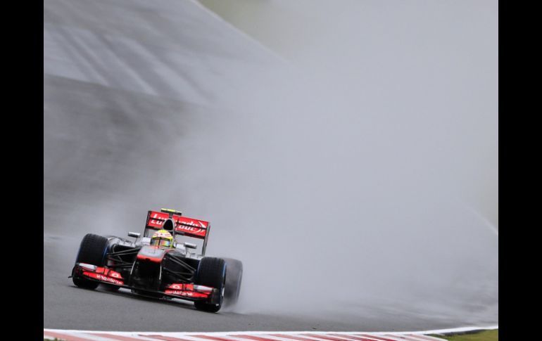 Sergio Pérez (McLaren) acaba en la decimocuarta posición (1:34.130) de los entrenamientos libres del Gran Premio de Gran Bretaña. AFP /