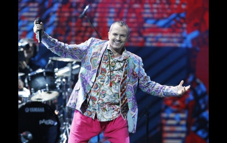 Durente más de un año, la segunda paternidad de Miguel Bosé fue escondida al público en general. AP /