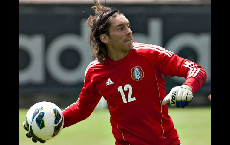 Cirilo hacía unos ejercicios de rutina cuando surgió la molestia. MEXSPORT /